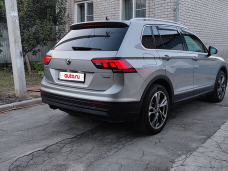 2017 Volkswagen Tiguan II, серебристый, 1850000 рублей, вид 5