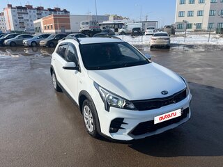2021 Kia Rio X IV Рестайлинг, белый, 1850000 рублей, вид 3