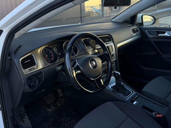 2014 Volkswagen Golf VII, белый, 950000 рублей - вид 9