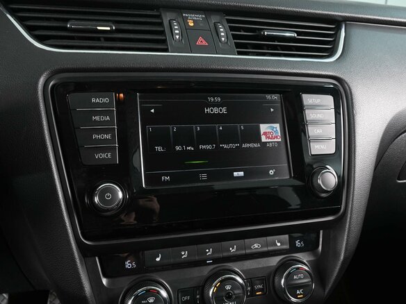 2016 Skoda Octavia III (A7), белый - вид 12