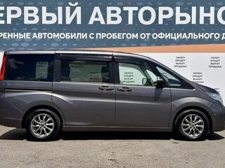 2018 Honda Stepwgn V Рестайлинг, серый, 1899000 рублей, вид 4
