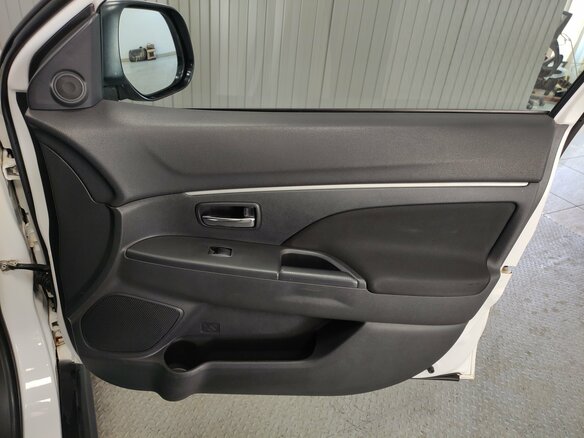 2012 Mitsubishi ASX I Рестайлинг, белый - вид 15