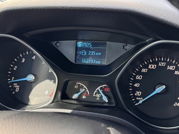 2014 Ford Focus III, красный - вид 13
