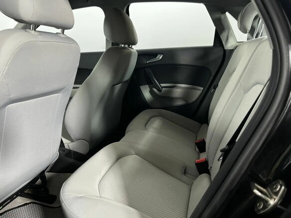 2012 Audi A1 I (8X), чёрный, 1000000 рублей - вид 10
