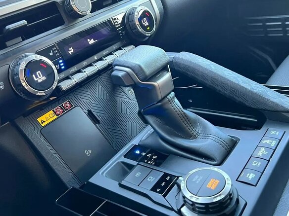 2024 Toyota Tacoma IV, чёрный - вид 12