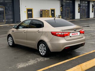 2013 Kia Rio 4-speed III, бежевый, 1020000 рублей, вид 5