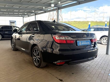 2017 Toyota Camry VII (XV50) Рестайлинг 2, чёрный, 2149000 рублей, вид 3