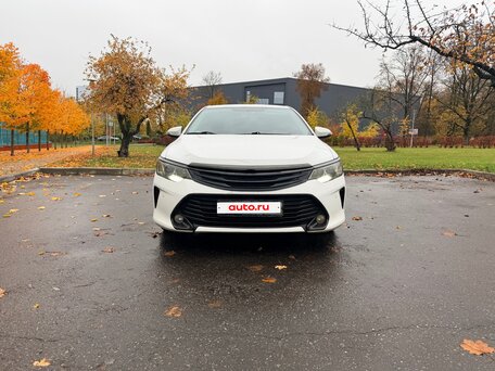 2016 Toyota Camry VII (XV50) Рестайлинг, белый, 1456000 рублей, вид 2