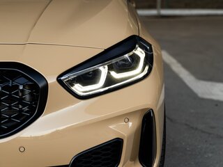 2021 BMW 1 серии M135i xDrive III (F40), бежевый, 4300000 рублей, вид 5