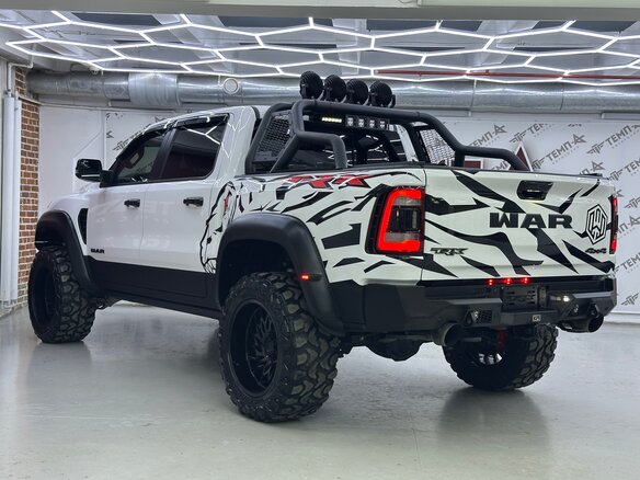 2023 Ram 1500 Crew Cab TRX V, белый - вид 8