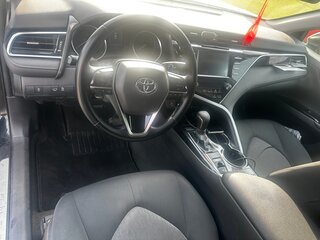 2021 Toyota Camry VIII (XV70), белый, 1900000 рублей, вид 5