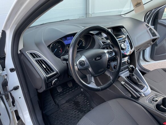 2012 Ford Focus III, белый, 750000 рублей - вид 9