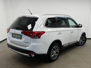 2015 Mitsubishi Outlander III Рестайлинг 2, белый, 2750000 рублей, вид 2