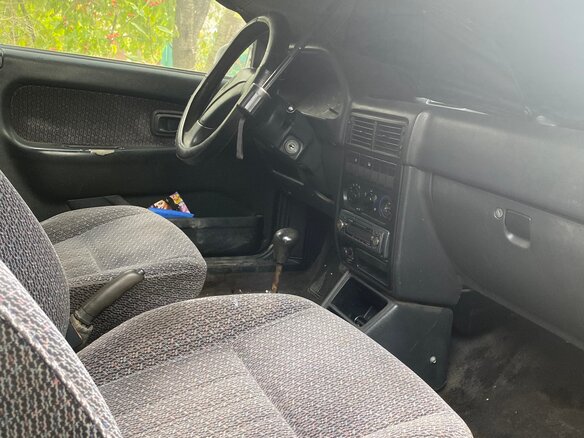 1993 Hyundai Pony X2, серебристый, 30000 рублей - вид 1