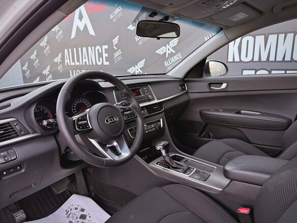 2019 Kia Optima IV Рестайлинг, белый, 1390000 рублей - вид 9