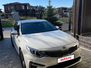 2019 Kia Optima IV Рестайлинг, белый, 1600000 рублей, вид 2