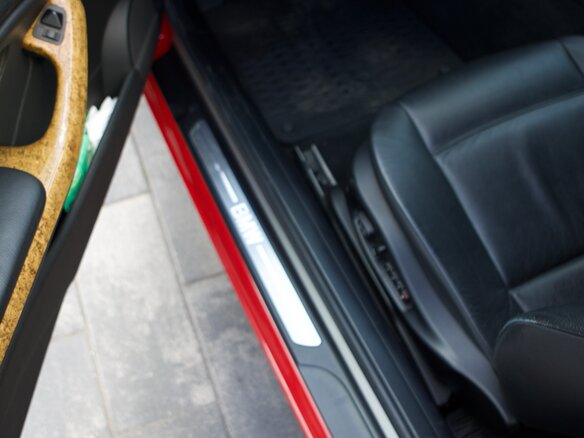 2004 BMW 3 серии 325i IV (E46) Рестайлинг, красный, 3190000 рублей - вид 11