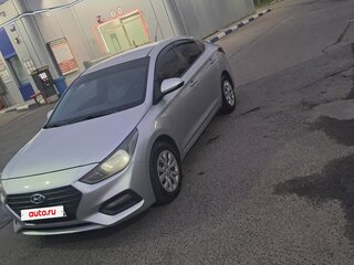 2018 Hyundai Solaris II, серебристый, 895000 рублей, вид 1