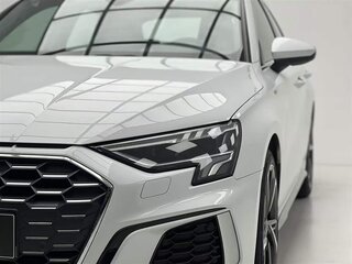 2023 Audi A3 Sportback 35 TFSI IV (8Y), белый, 1650000 рублей, вид 4