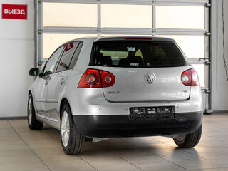 2005 Volkswagen Golf V, серебристый, 400000 рублей, вид 4