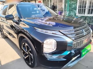 2023 Mitsubishi Outlander IV, чёрный, 2910111 рублей, вид 3