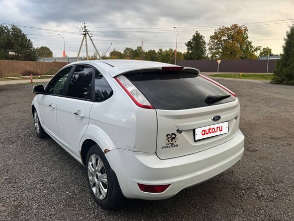 2010 Ford Focus II Рестайлинг, белый, 395000 рублей - вид 6