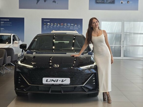2025 Changan UNI-V I, чёрный