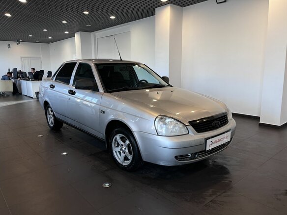 2011 Lada (ВАЗ) Priora I, серебристый, 195000 рублей