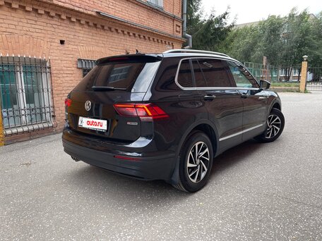 2018 Volkswagen Tiguan II, чёрный, 3050000 рублей, вид 5