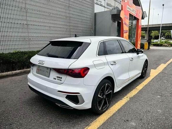 2021 Audi A3 Sportback 35 TFSI IV (8Y), белый, 1630000 рублей - вид 5