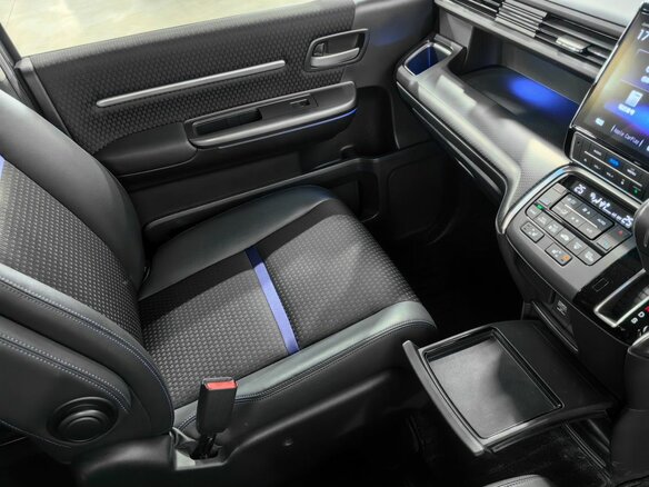 2020 Honda Stepwgn Spada V Рестайлинг, серый, 2700000 рублей - вид 11