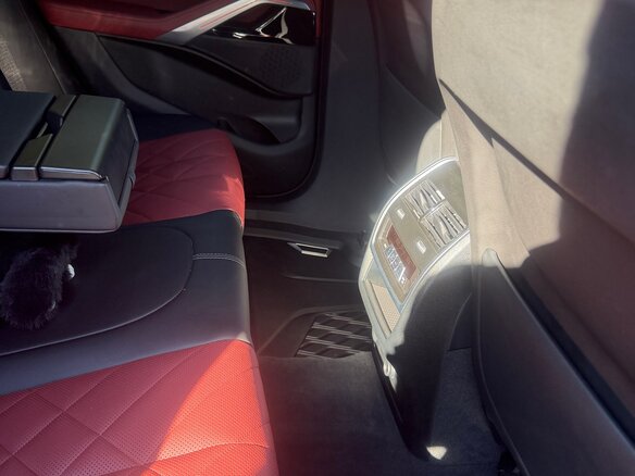 2023 BMW X6 40i III (G06) Рестайлинг, чёрный, 13700000 рублей - вид 19