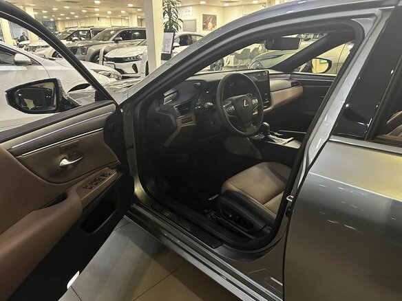 2025 Lexus ES 200 VII Рестайлинг 2, серый, 6099000 рублей - вид 12