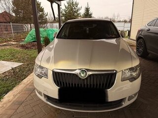 2013 Skoda Superb II, белый, 800000 рублей, вид 3