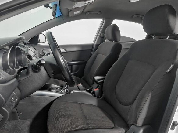 2011 Kia Cerato 5-speed II, белый, 555000 рублей - вид 13