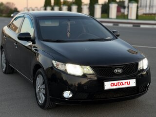 2013 Kia Cerato 6-speed II, чёрный, 550000 рублей, вид 3