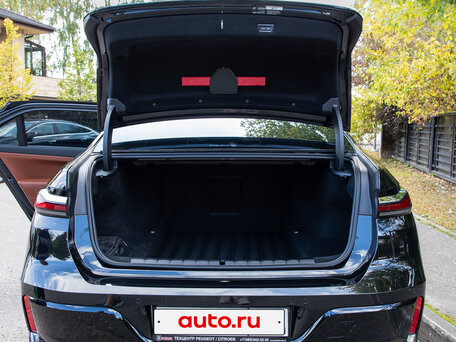 2025 BMW 7 серии 740d xDrive VII (G70), чёрный, 13800000 рублей, вид 5
