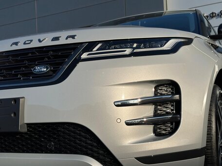 2025 Land Rover Range Rover Evoque L II Рестайлинг, серебристый, 6690000 рублей, вид 2