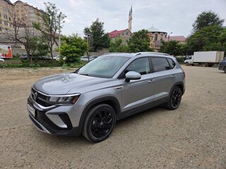 2022 Volkswagen Taos I, серый, 2020000 рублей, вид 2