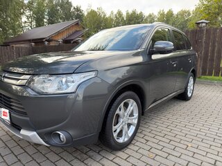 2014 Mitsubishi Outlander III Рестайлинг, серый, 1570000 рублей, вид 4