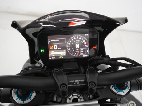 2023 Ducati Streetfighter V4, чёрный, 2200000 рублей, вид 3