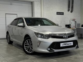 2017 Toyota Camry VII (XV50) Рестайлинг 2, серебристый, 1959000 рублей, вид 4