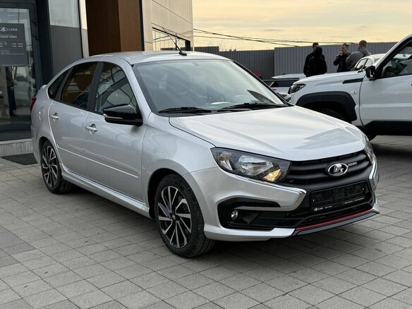 2026 Lada (ВАЗ) Granta Sport I Рестайлинг, серебристый, 1647000 рублей - вид 2