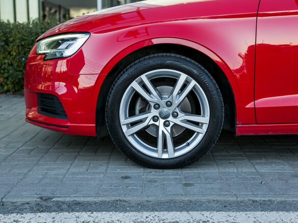 2019 Audi A3 III (8V) Рестайлинг, красный, 2050000 рублей - вид 8