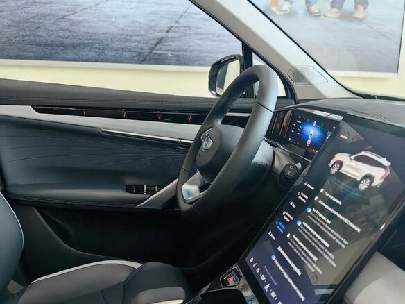 2026 Geely Atlas II, серебристый - вид 19