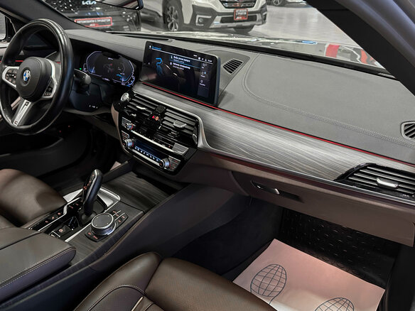 2020 BMW 5 серии 530e VII (G30/G31/G38) Рестайлинг, серый, 4690000 рублей - вид 24
