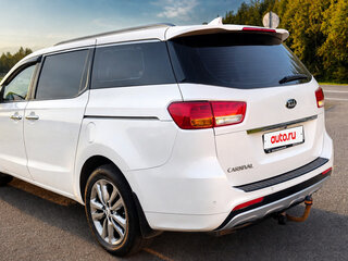 2017 Kia Carnival III, белый, 2500000 рублей, вид 4
