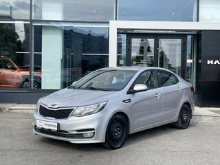 2015 Kia Rio III Рестайлинг, серебристый, 599000 рублей, вид 1