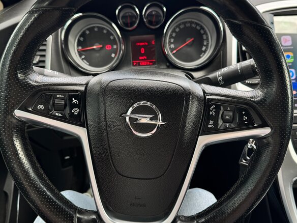 2013 Opel Astra GTC J Рестайлинг, чёрный - вид 6