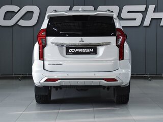2020 Mitsubishi Pajero Sport III Рестайлинг, серебристый, 4499000 рублей, вид 4